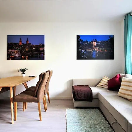 & Lovely - For Up To 6 Persons Appartement